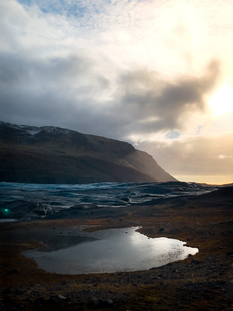 Moody mountains at Svinafellsjokull Glacier Viewpoint